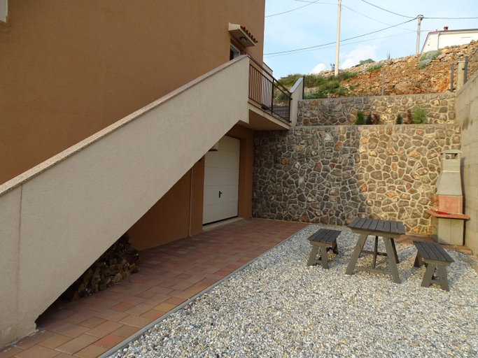 Others 4, Slavica apartments 2, Senj