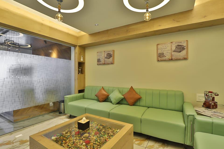 Public Area 2, Treebo Urban, 1 Km From Railway Station, Surat
