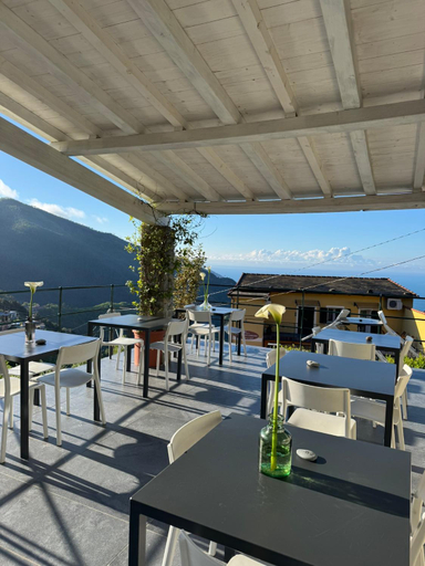 Food & Drinks 4, Affittacamere PZ, La Spezia