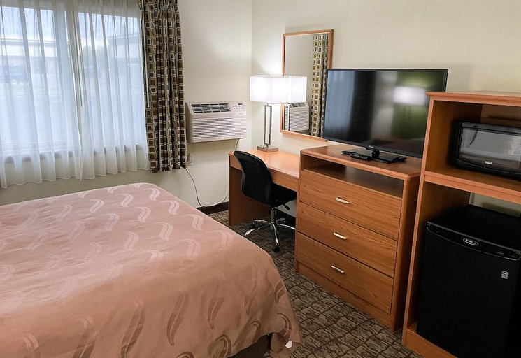 Bedroom, Hudson Inn & Suites, Saint Croix