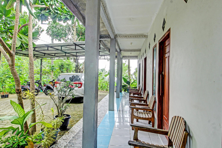 Public Area 1, OYO Life 92264 Argo Homestay, Pacitan