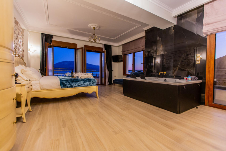 Bathroom 3, Vip Lepanto Port Suites, West Greece