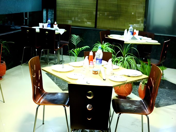 Food & Drinks, Hotel Vickys Plaza, Hanumangarh
