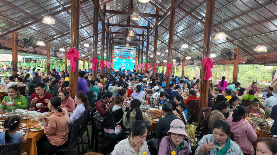 Food & Drinks 4, Coco Island, Châu Thành