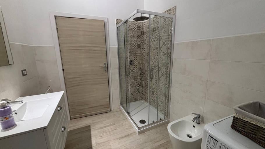 Bathroom 3, A Casa di Nonno tra mare e montagna AC WiFi, Nuoro