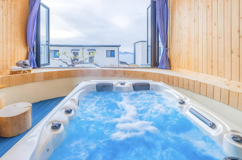 Bathroom, Namhae Merblue Pension, Namhae