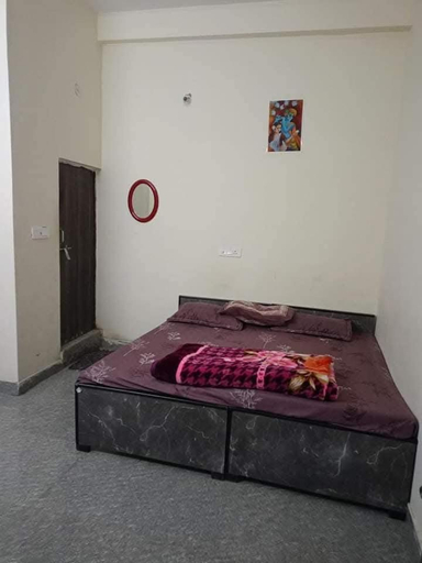 Bedroom, Radharani seva, Mathura