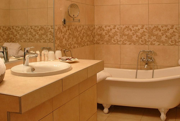 Bathroom 4, Le Logis du Pere, Charente-Maritime
