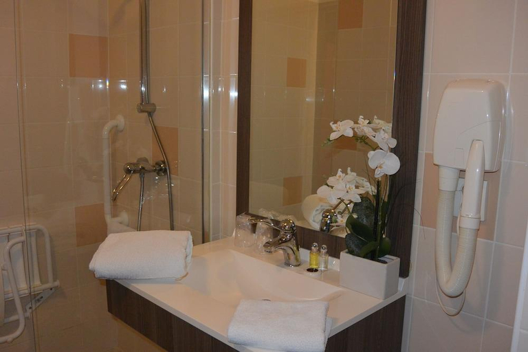 5, Forum Hotel, Rhône