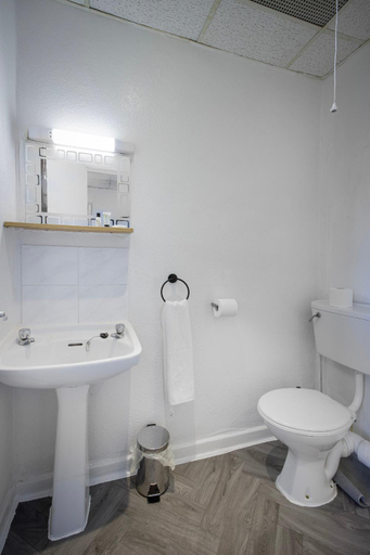 Bathroom 4, Beachfront Hotel, Blackpool