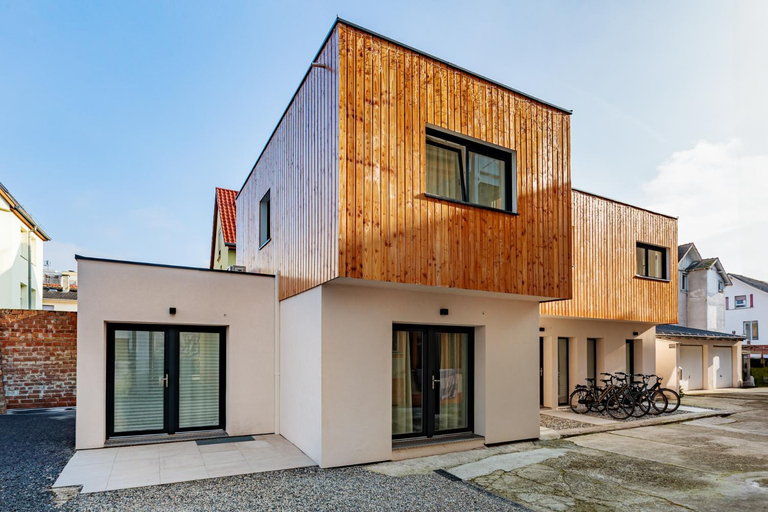 Exterior & Views