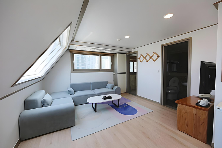 Bedroom 3, J2 Family Hotel, Jeju