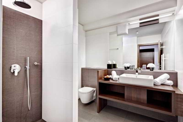 Bathroom 5, Alpen-Karawanserai - incl Joker Card, Zell am See