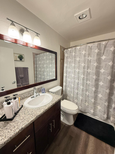 Others 3, Hollywood Blvd Studio FREE DESIGNATED PARKING & WIFI, Los Angeles