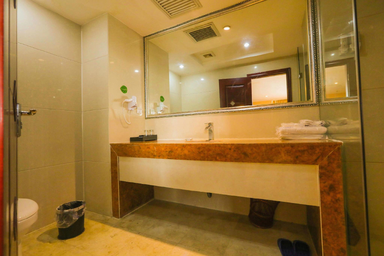 Bathroom 3, Oriental International Hotel, Xiangfan