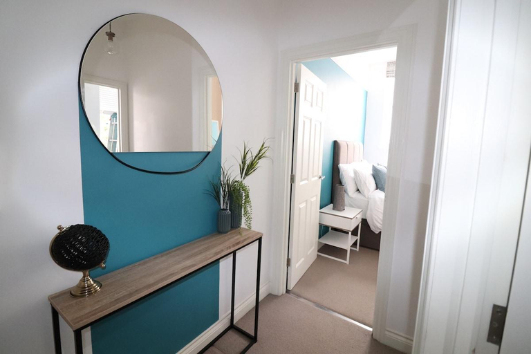Others 5, The Windsor Club Apartment, Warwickshire