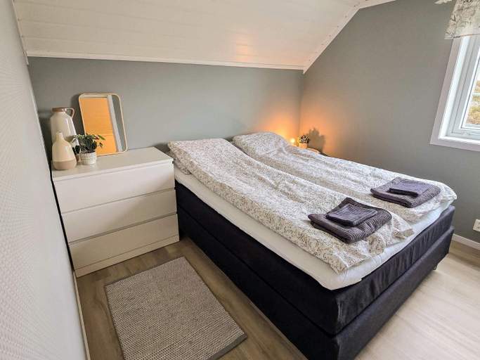 Bedroom 2, person holiday home in Bud, Fræna