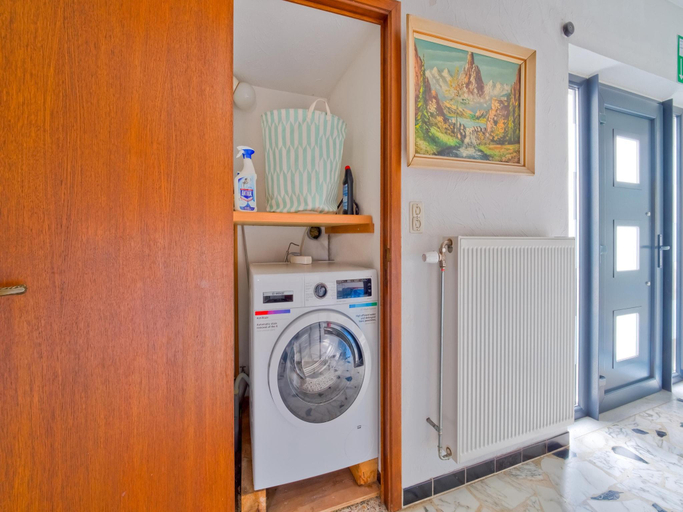 Bathroom 2, Holiday Home with Garden, Liège