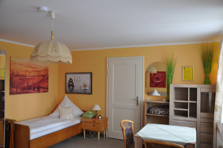 Bedroom 2, Pension Haus Gertrud, Donau-Ries