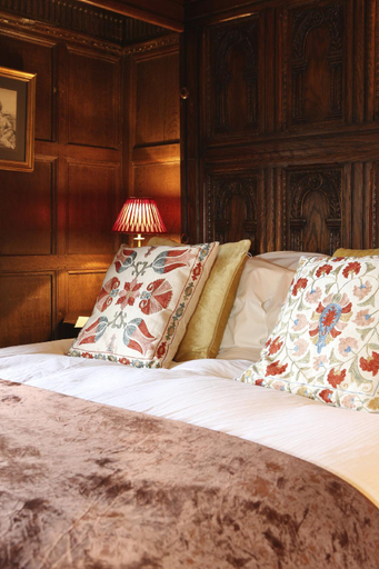 Bedroom 2, Abbots Grange, Worcestershire