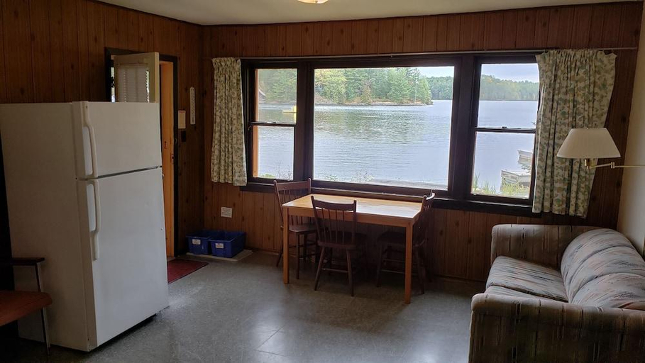 Others 4, Miners Bay Lodge, Haliburton