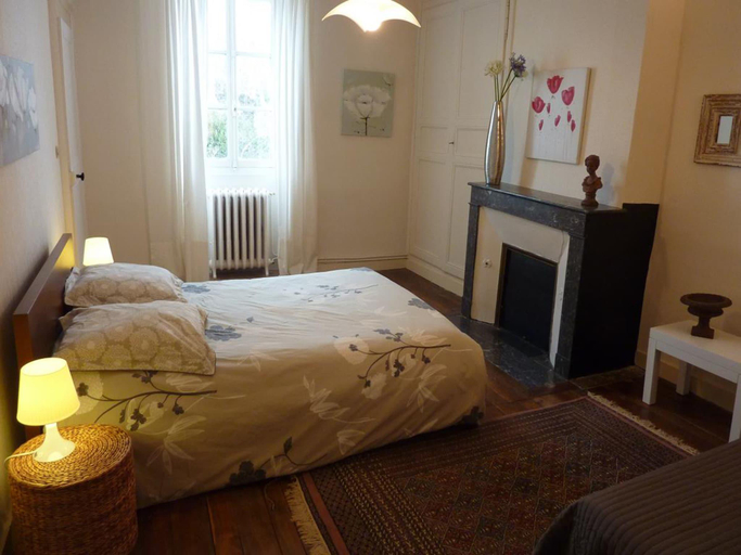 Bedroom 2, Elegant Family Home in Bouix, Côte-d'Or