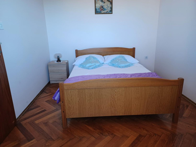 Others 3, VIKTOR I SILVANA, Cres