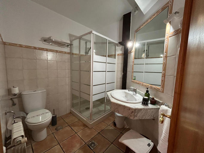 Bathroom 4, Posada la Estela de Barros, Cantabria