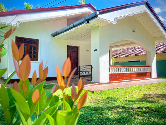 Exterior & Views 1, River 's Edge , Galle Four Gravets