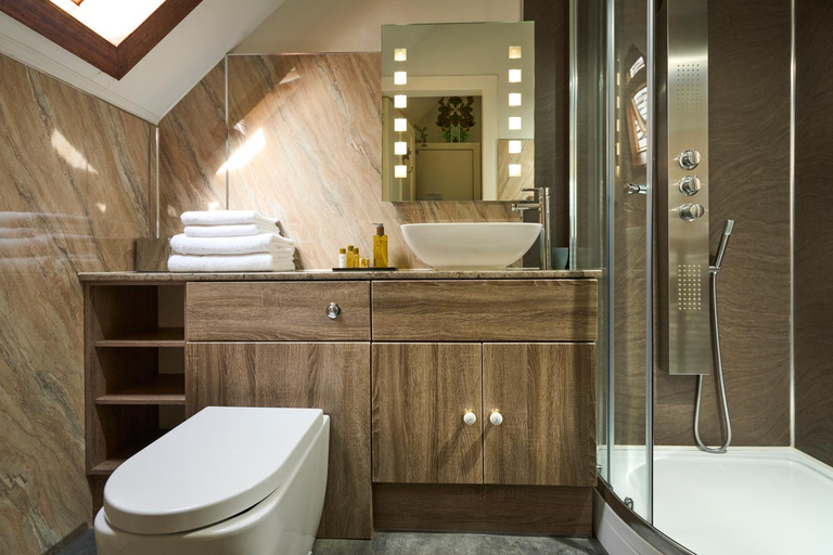 Bathroom 4, Stage House B&B, Highland
