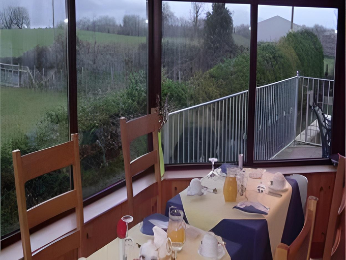 Food & Drinks 2, Mourneview B & B