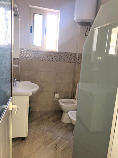 Bathroom 3, Residence kullat 2, Shkodrës