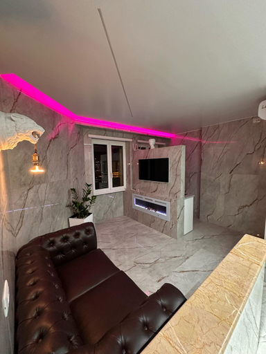 2, Gladiatrice Suite, Rome