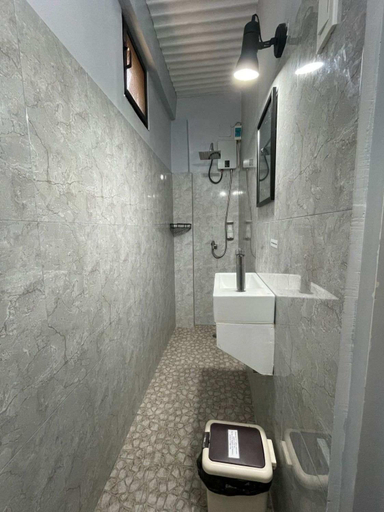 Bathroom 4, Sunbloom Beachfront Hotel and Restaurant, Candelaria