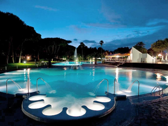 Sport & Beauty 2, Modern Chalet in Pine Grove, Caserta