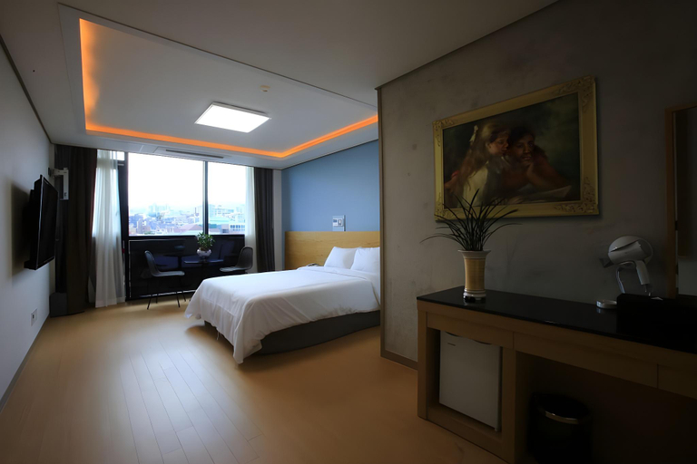 Bedroom 2, Jeju Line Hotel, Jeju