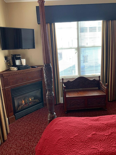 Bedroom 2, Almondy Inn Bed & Breakfast, Newport