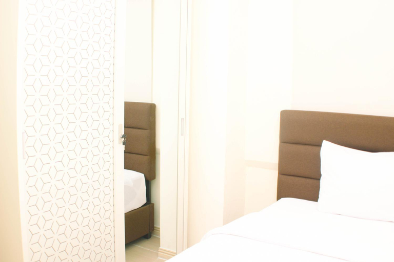 Bedroom 2, Comfort Well 2BR at Meikarta Apartment By Travelio, Cikarang