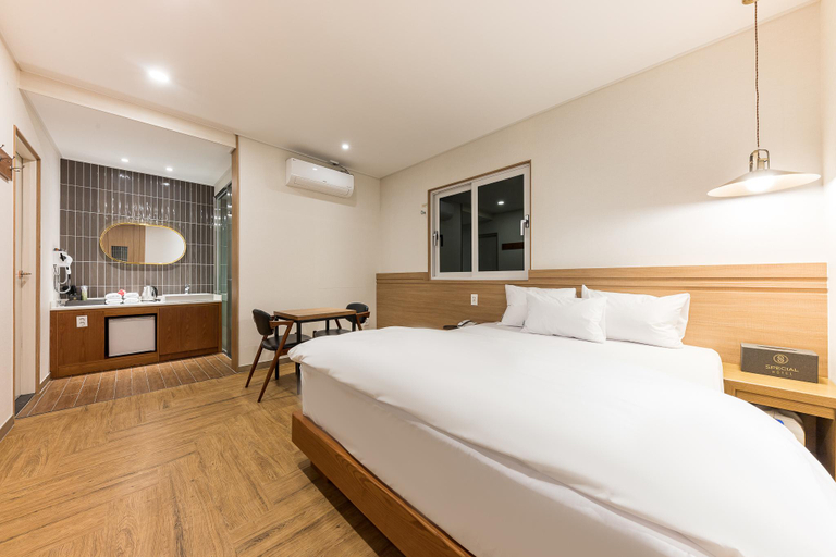 Bedroom 2, Daegu Pyeongni-Dong Hotel Special, Buk