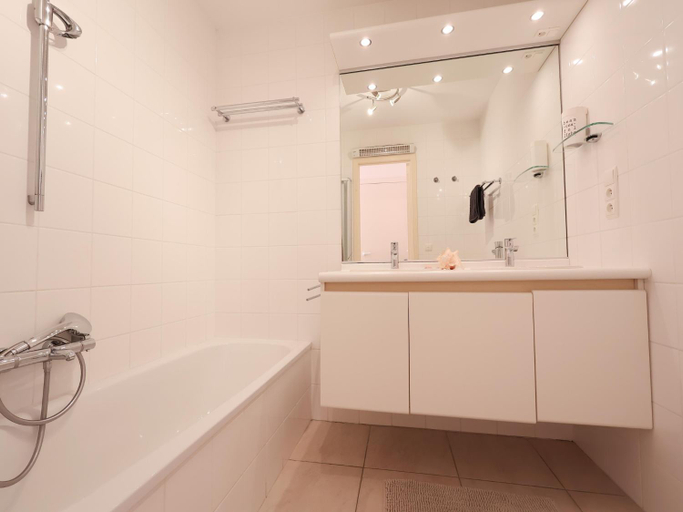 Bathroom 3, Apartment With Private Balcony, West-Vlaanderen