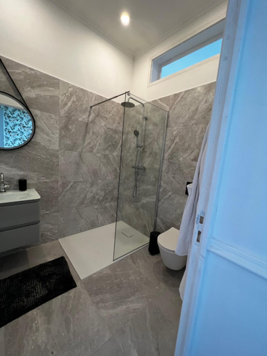 Bathroom 3, Chateau La Croix De Millorit, Gironde