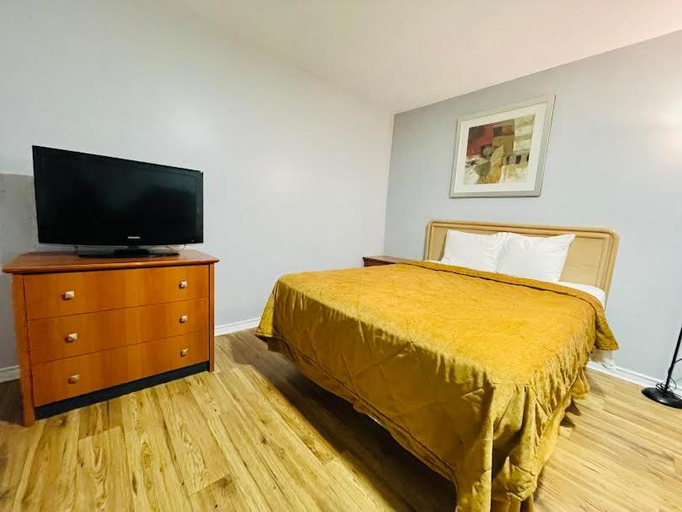 Bedroom 2, A1 Inn Niagara Falls, Niagara