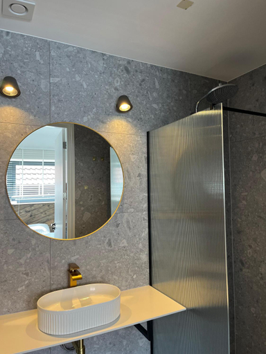 Bathroom 3, Tussen Dijken, Ameland