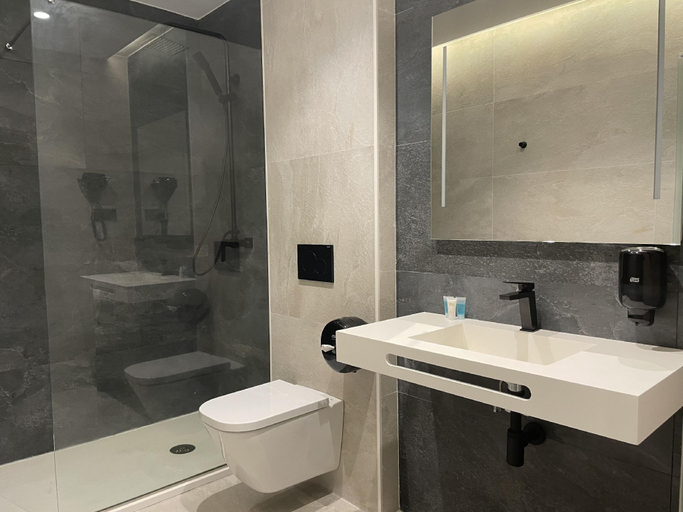 Bathroom 2, Area 507, Lugo