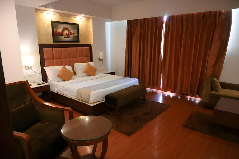 Bedroom 3, Golden Plaza Hotel, Panchkula
