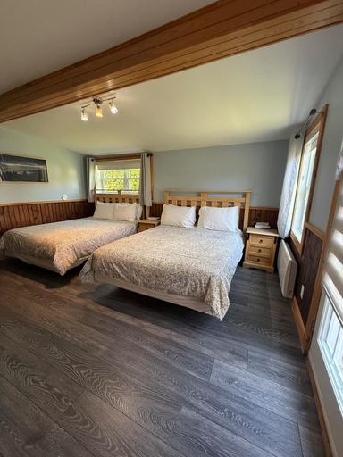 Bedroom 2, La Galouine Auberge & Restaurant, La Haute-Côte-Nord