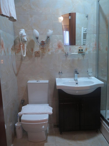 Bathroom 3, Nuray Hotel, Fatih