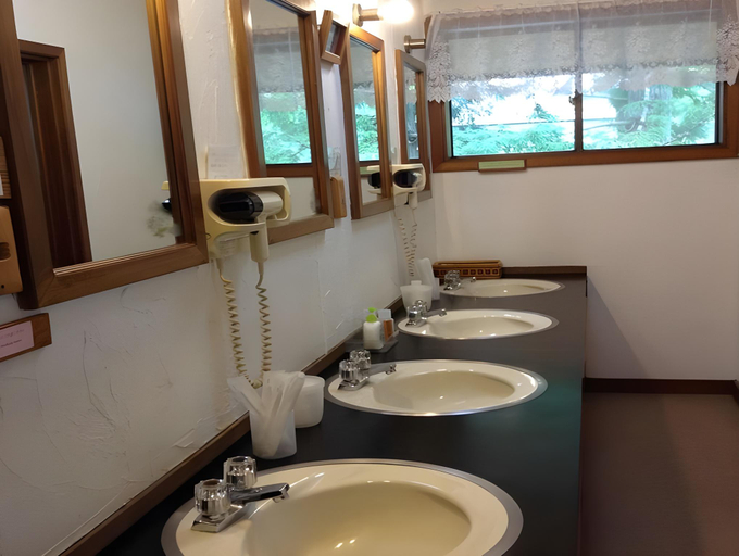 Others 3, Inn Wataboshi, Hakuba