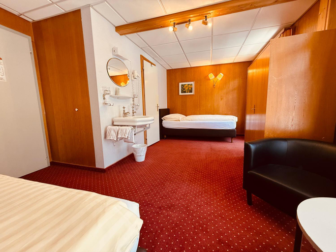 Bedroom 2, Hotel Staubbach, Interlaken