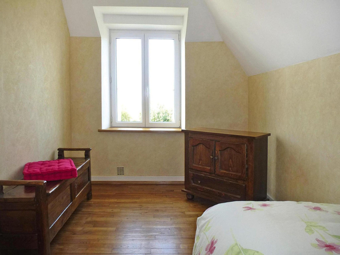 Bedroom 2, Stone House Pleumeur-Bodou near Pink Beaches, Côtes-d'Armor